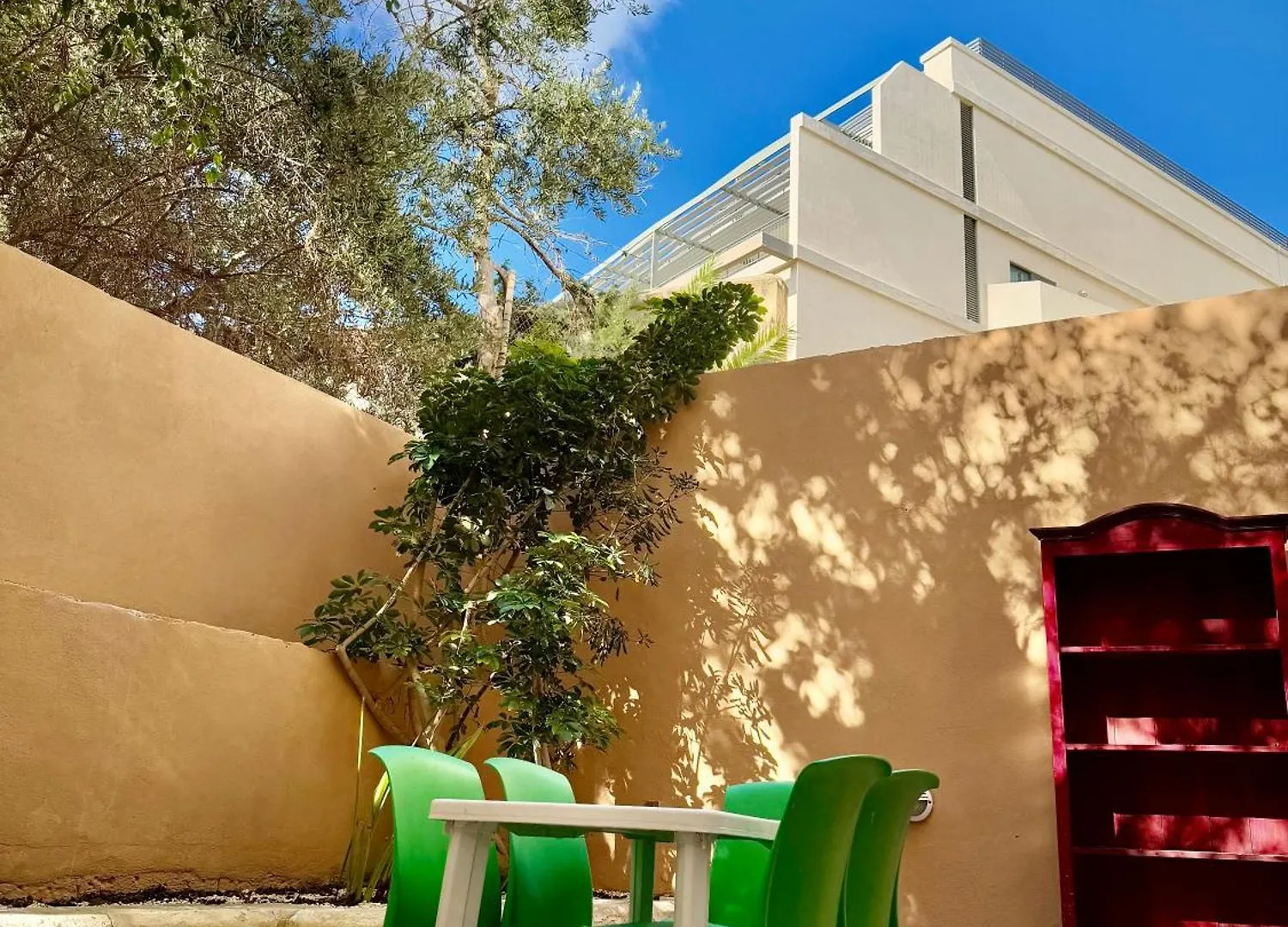Stylish 2Br In Central Stjulians Saint Julian's Malta