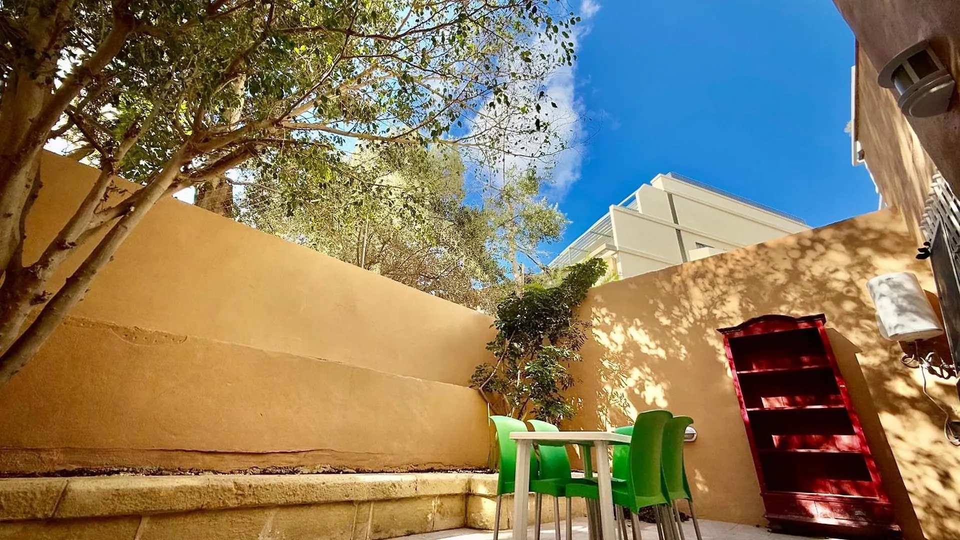 Stylish 2Br In Central Stjulians Saint Julian's 0*,